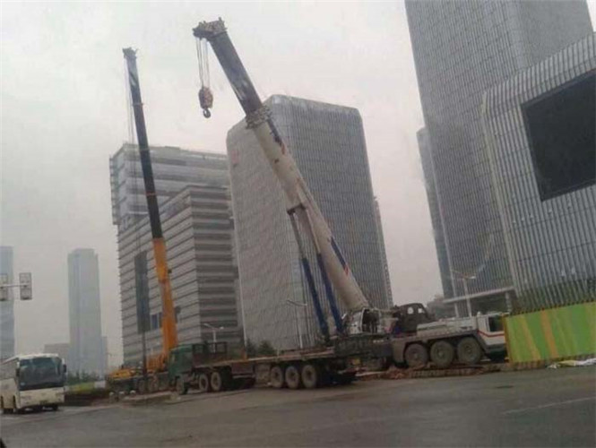 安庆市“自动找平”—— 吊车的 “平地神器” 技术
